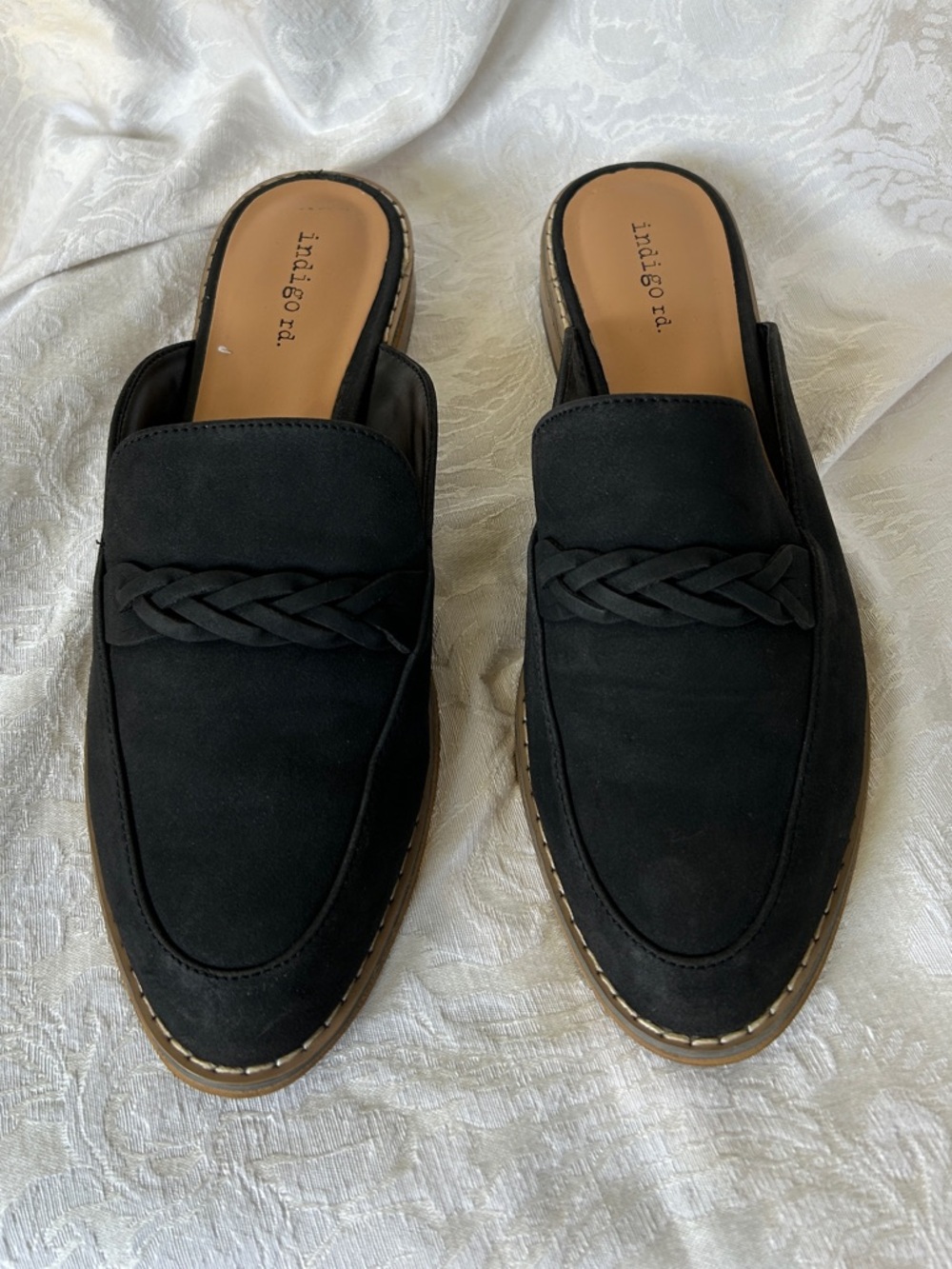 Indigo Rd women’s 8.5  Black Braided Slip-On Loafers